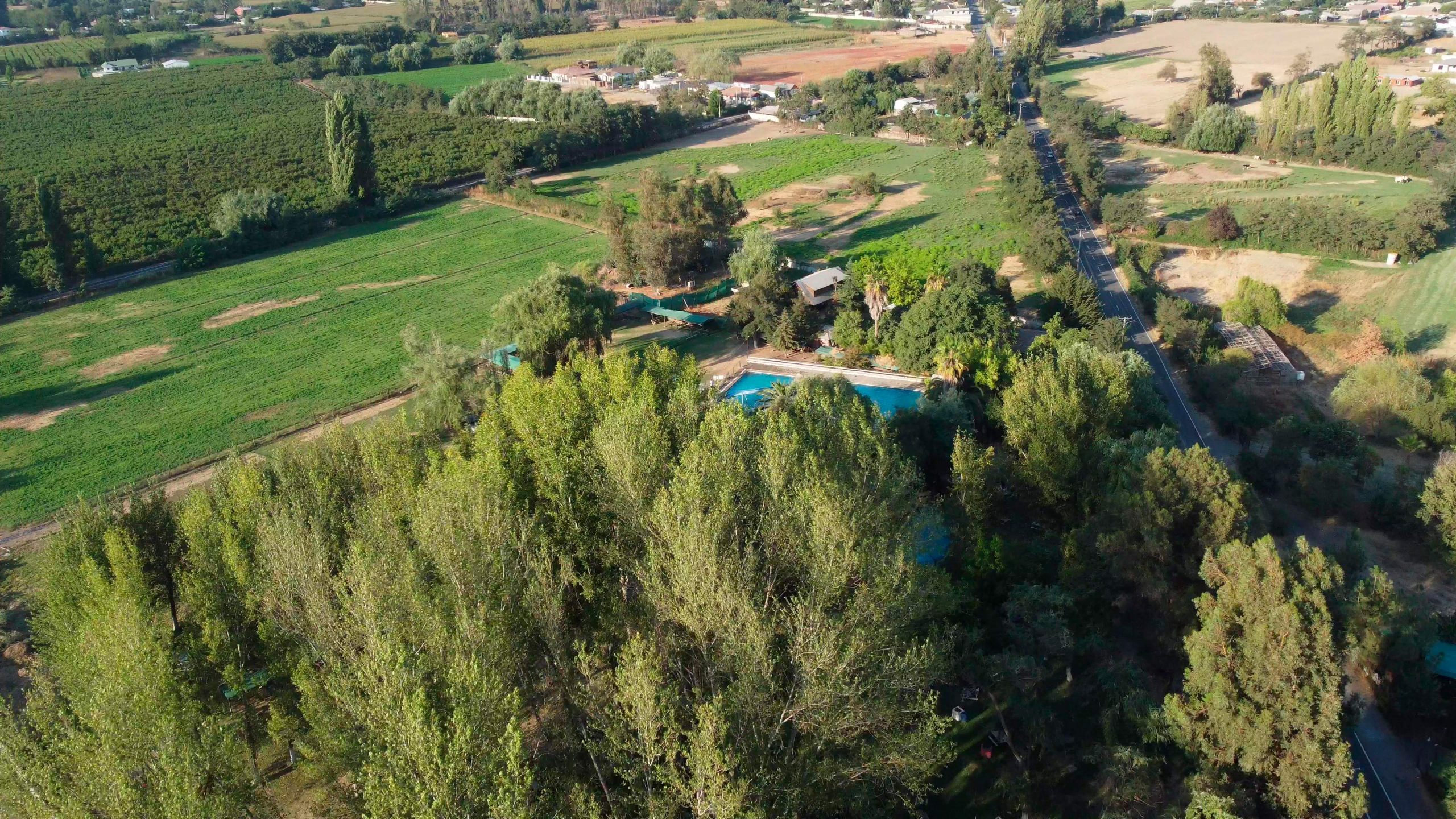 Paisaje verde Aerea 4k ps 43%